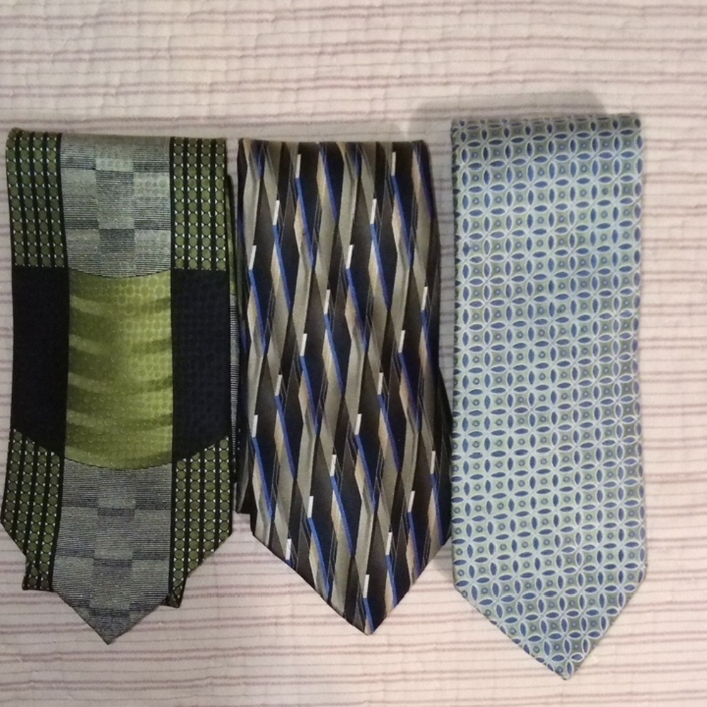 Elegant Men's Designer Tie Set - Green, Blue, and Gray 100% Silk